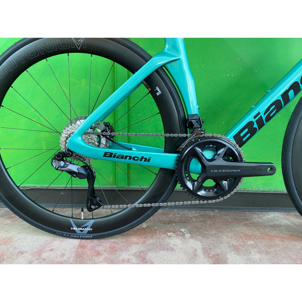 Bianchi Oltre Comp Ultegra Di2 con Manubrio Oltre Rc Monoscocca
