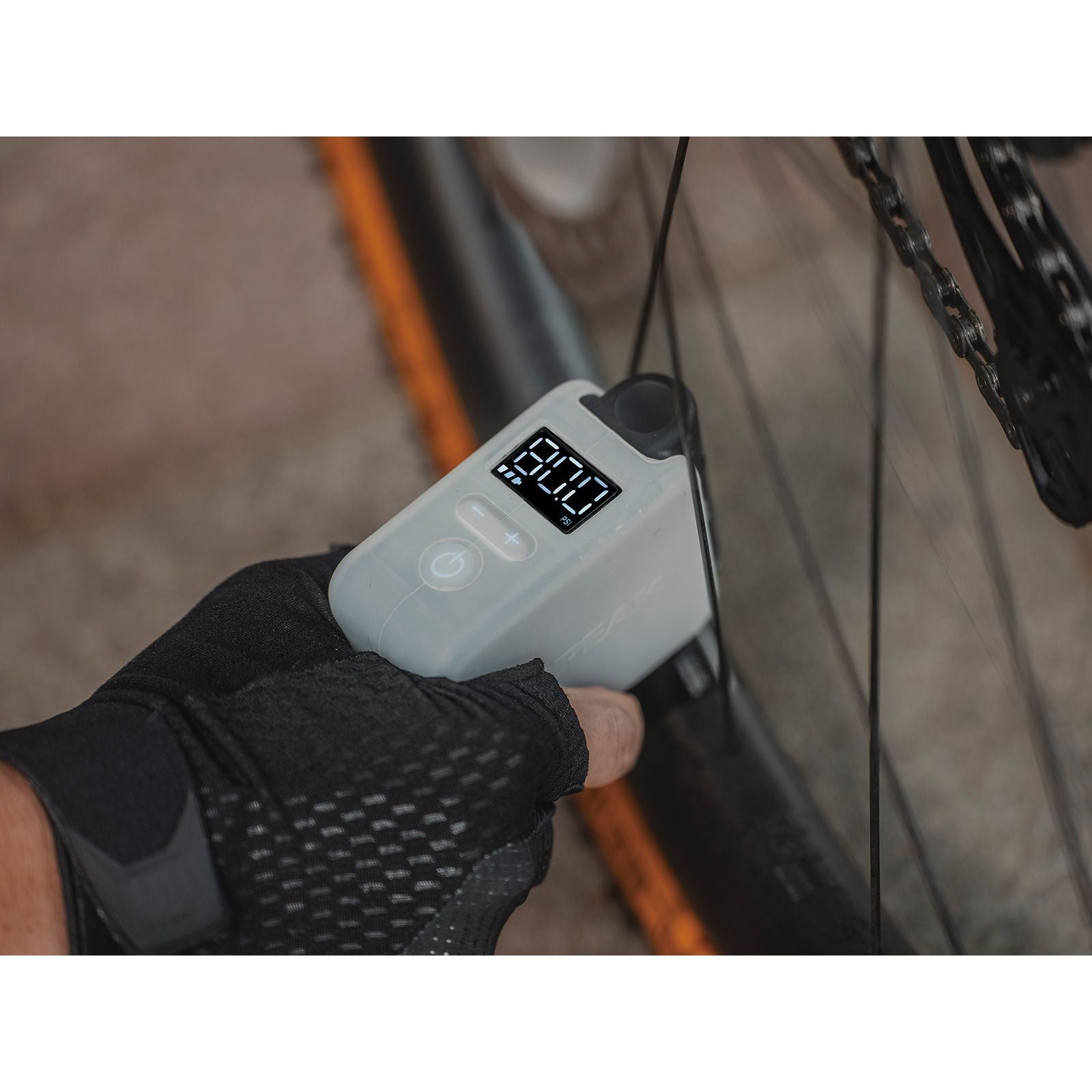 Topeak E-BOOSTER® Digital – Mini Electric Compressor