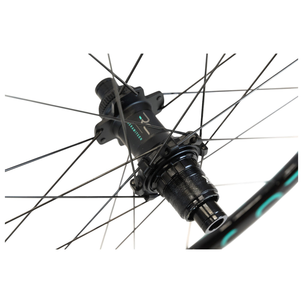 Coppia di Ruote Reparto Corse 33R Ceramitech Shimano HG